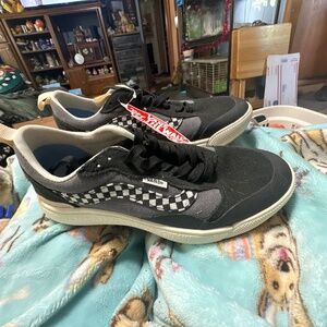 Vans Ultrarange Shoes 6.5 men’s 8 women’s checkered flag